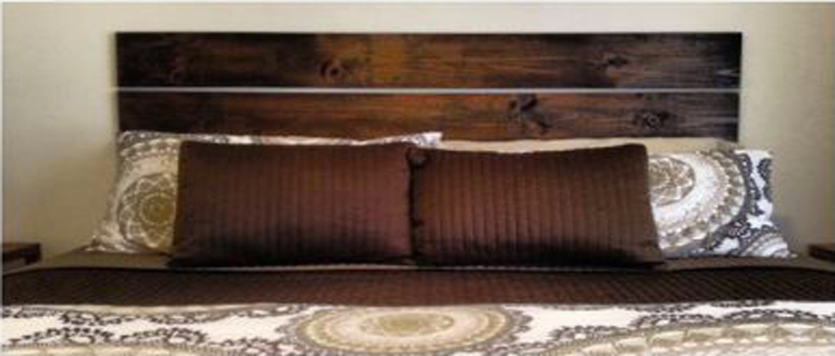 Modele De Lit En Bois A Fabriquer : pas pour faire une t?te de lit ? partir de planches en bois mises en Modele De Lit En Bois A Fabriquer : pas pour faire une t?te de lit ? partir de planches en bois mises en