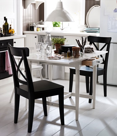 table contemporaine ikea