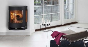 Le poêle à bois décolle du sol en 2016 pour se poser en mural. Voici les poêles à bois aussi design qu'écologiques de Aduro en vente chez Leroy Merlin