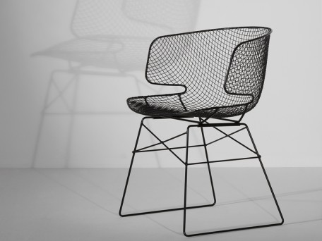 chaise design Arkys structure acier et coque grillage