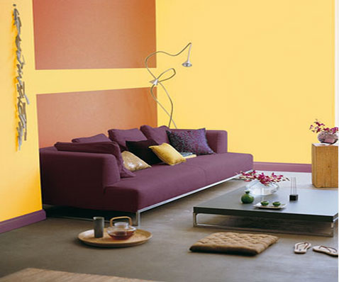 pour une decoration de salon originale, creer des lignes et des carres de couleur de peinture differente que celle du mur