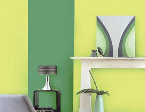 dans salon bande de peinture jaune et vert pour une decoration flashy