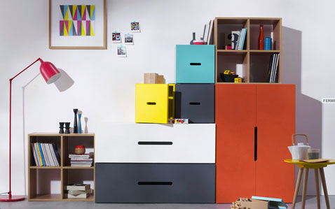 pour la chambre d'enfant un ensemble de meubles caisson avec tiroir trois couleurs au choix jaune bleu,gris,rouge, plus meuble penderie 2 portes