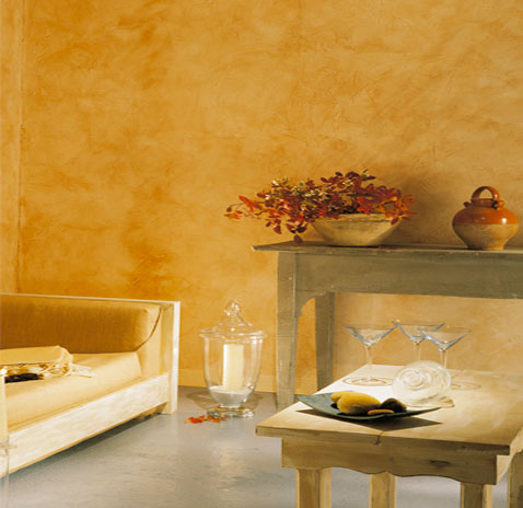  Déco authentique et ambiance cosy dans le salon avec une patine ocre jaune de la gamme Caresse du Temps de Maison Décorative et un sol en béton ciré gris perle