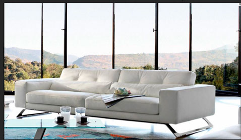 canapé contemporain en cuir blanc 3 places Opinion chez Roche Bobois