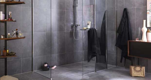 Tout ce qu’il faut savoir pour installer une douche italienne : receveur de douche, canivelle, robinetterie, carrelage, expliqué pas à pas pour tout type de salle de bain