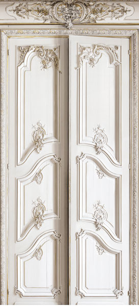 Un trompe l’oeil totalement bluffant de réalisme pour reproduire dans votre intérieur le charme des boiseries Louis XV propre au style Hausmannien