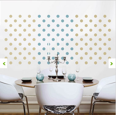 décoration mur salle à manger avec grand pochoir dans un jeu de couleur bleu et taupe
