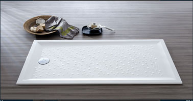 Receveur douche italienne rectangulaire extra-plat à encastrer taille XXL en Marbrex® . Pour bonde de 90 mm de diamètre. Le Marbrex® est un matériau de synthèse super rigide et anti-dérapant, qui a la particularité d'être chaud au toucher. 