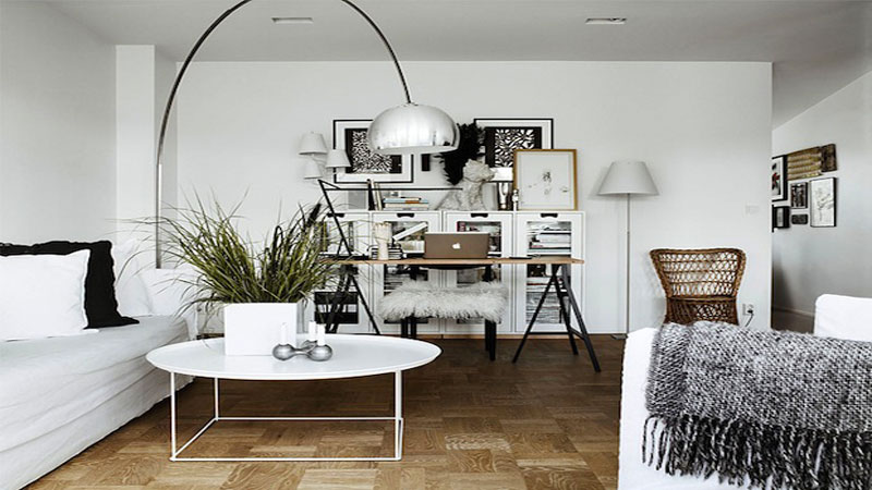 DIY pour faire un bureau soi-même à placer dans un coin du salon, dans une chambre enfant ou adulte. Peu encombrants et faciles à fabriquer, il s'adaptent aux besoins de la surface de travail.