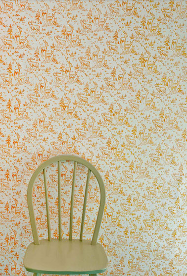 Peinture mur chambre peint avec rouleau à motifs couleur orange Murs d'une chambre peints avec rouleau peinture à motifs style Laura Ashley