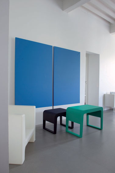 bleu monaco, vert emeraude, les deux couleurs de peinture révélées en avant première par Tollens pour la décoration de la maison. le reste du nouveau nuancier sera disponible chez Castorama dès mars 2013