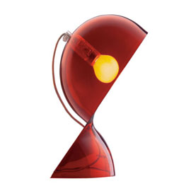 Idéale pour la déco d'une chambre moderne et rouge une lampe à poser désignée par Vico Magistretti