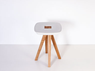 Tabouret béton et bois réaliser avec des matériaux reclyclés