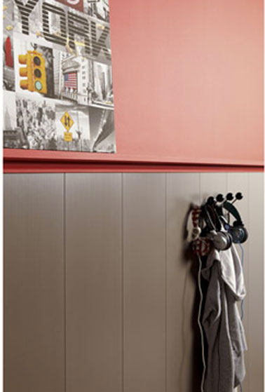 Lambris PVC pour plafond et mur, imitation bois couleur taupe. convient pour salle de bain et cuisine