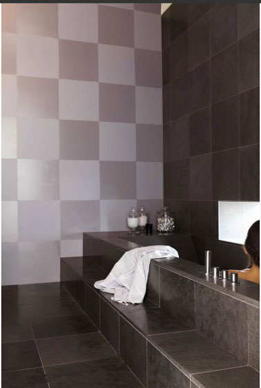 peinture carrelage salle de bain Julien couleur gris anthracite Peinture carrelage Julien. Carrelage salle de bain peint avec peinture couleur gris at argent. Peinture Julien