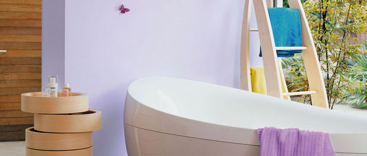 Nos conseils peinture salle de bain pour repeindre les murs, le plafond, choisir la bonne peinture carrelage, ou spéciale contre l’humidité pour relooker une salle de bain facilement.