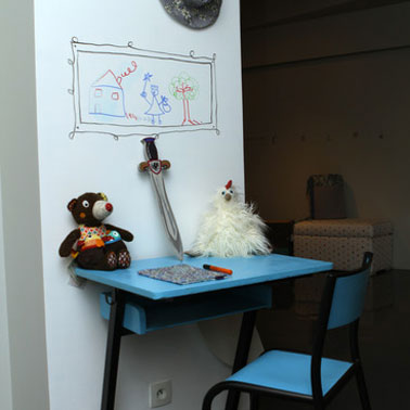 Une peinture pour tableau blanc dans bureau, chambre. Crayon feutre effaçable. IdéStyl