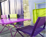 Table et chaises de jardin couleur vers anis et violet de la serie Papaye chez Castorama