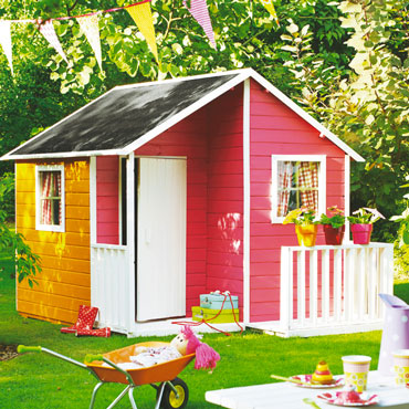 Cabane en bois pour enfant à peindre. Maisonnette avec terrasse et abris peinture couleur rose et orange, réf Lou chez castorama
