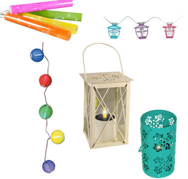 des petits luminaires indispensables pour l'été dans le jardin, lampion,à poser ou crocher, guirlandes lumineuses de couleurs