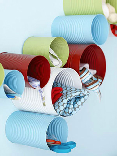 astuces rangement pour la chambre ou le bureau à fabriquer avec des boites de conserve peintes bien pratique pour ranger accessoires bureau, foulards... 