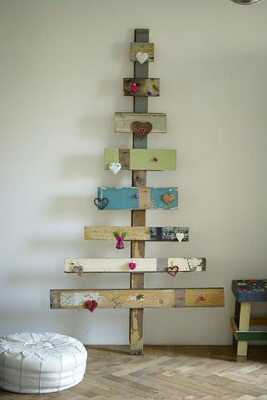 Sapin de Noël en bois fabriqué avec planches de récup
