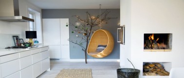 Le Sapin de Noël en bois c'est design et à faire soi-même c'est tendance. En bois flotté, bois de récup, le sapin de Noël orné de décorations de Noël est le roi des fêtes de fin d'année