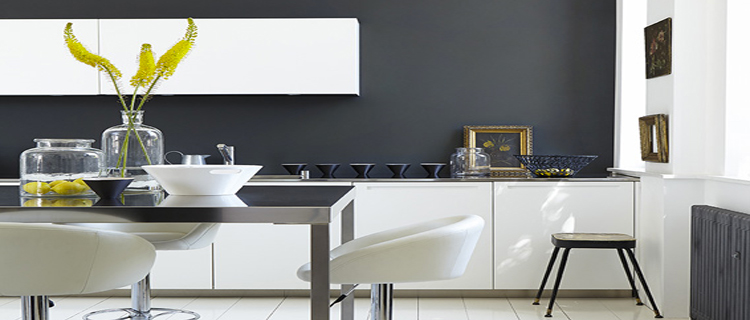 Le nouveau nuancier de peinture grise Little Greene donne des idées déco pour repeindre la chambre, la cuisine et le salon avec 28 teintes à coordonner ou à mettre en contraste avec des couleurs de peinture plus peps selon son le style déco recherché.