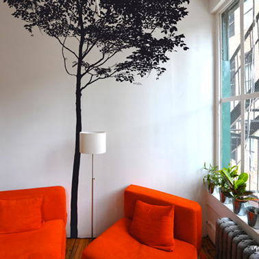 Sticker geant forme arbre couleur noir pour déco salon rouge et blanc