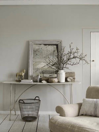 Déco salon dans une harmonie de peinture grise et couleur lin pour une ambiance zen