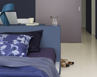 peinture violet pour chambre zen chambre peinture violet et bleu pour une déco zen. Autour de peinture et linge de lit dans une harmonie de violet et bleu