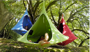 hamac rond en toile diamètre 1.5m à suspendre sur la terrasse ou dans un arbre du jardin. Disponible en 4 couleurs chez Hamac.fr