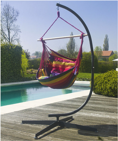 Hamac toile coton couleur suspendu sur structure acier chez Cocktail Scandinave