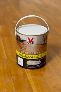 pot vitrificateur renovation parquet V33 disponible en grandes surfaces de bricolage.