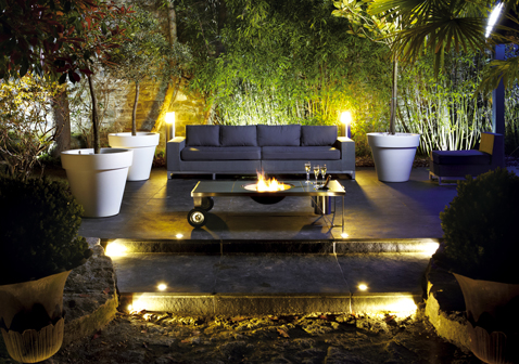 Table brasero : La table de jardin qui  le soir devient brasero : Modèle Lucio en inox dim : 155X78X37 cm. Happinox 