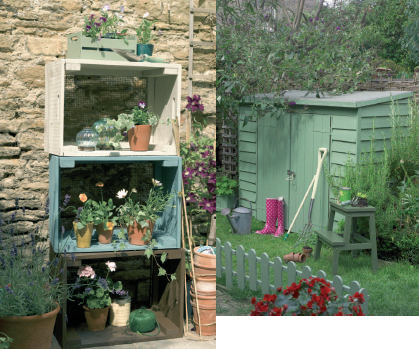 Peinture Astral sur abris bois et barrière jardin nuancier vert Peinture bois extérieur pour peindre abris de jardin et des caisses en bois récupérées pour présenter pots de fleurs. Peinture Protect'Bois Astral couleur vert Provence, Prairie et Pistachier