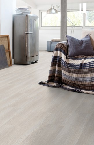 sol vinyl stratifie Top Silence aspect bois clais Sol vinyl stratifié aspect bois Top Silence réf : Legend White, dimensions des lames :129cm x 19cm) Gerflor en vente chez Saint Maclou