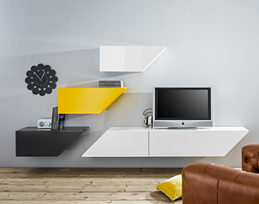 Ambiance pop dans le salon avec des consoles murales  aux formes design de couleurs jaune noir et blanc du nouveau catalogue Helline pour la rentrée 2014