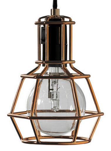 Cette lampe design à suspendre, représente l'esprit de la marque Design House Stockholm. La scandinavie s'invite chez vous.