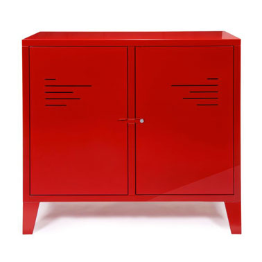 Idéale pour le relooking de la chambre de votre enfant, autant pour une fille que pour un garçon, cette commode rouge en métal, offre à la chambre une ambiance loft