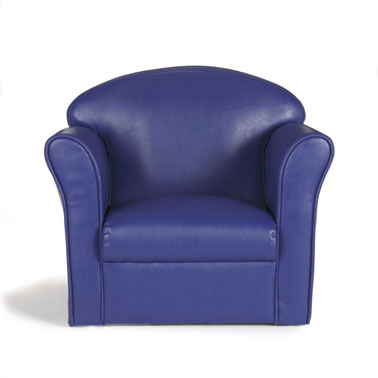 Jouer à faire les grands ? Les enfants adorent ! C'est d'autant plus possible avec ce fauteuil bleu nuit. Idéal pour le relooking de la chambre de votre enfant .