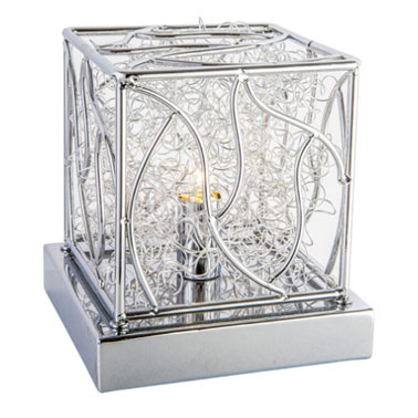 Contemporaine et captivante cette lampe design à poser pour la chambre donnera du style à votre table de chevet.