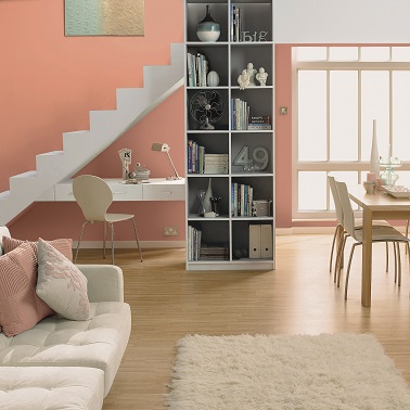 Peinture salon couleur Sienne orangée tout en volupté une peinture salon terre de sienne orangée, une couleur à adopter pour la déco d'un salon moderne où une ambiance de couleurs pastel est recherchée