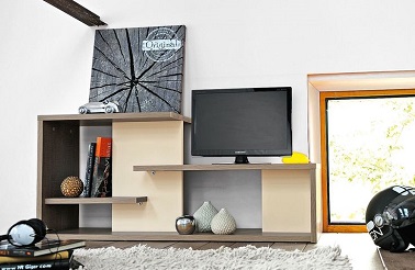 Une meuble multifonction au design géométrique parfait pour les salons audacieux conçu par Gautier Ce banc multimédia joue la carte de l'originalité et de la praticité dans le salon. De couleur imitation chêne smoke, le design de ce banc multimédia est parfait pour un salon aux murs couleur lin clair ou toute autre couleur naturelle du genre. Fonctionnel, ce meuble, une fois accolé à un mur, sert à la fois d’étagères de rangement, de bibliothèque mais aussi de meuble TV tendance. Le salon peut-il rêver mieux que ce banc multimédia Gautier pour aménager l’espace ! Collection Tweed by Gautier