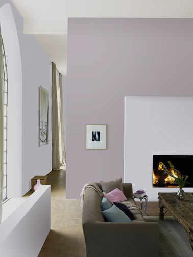 peinture salon couleur parme et gris taupe pour une deco romantique