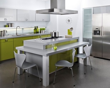 Une cuisine avec un îlot central original vert anis Semblant venir tout droit d'une autre galaxie, cette cuisine avec îlot central arbore un design original ! Avec sa couleur vert citron acidulée adoucie par des éléments blancs et inox. îlot OVNI Darty
