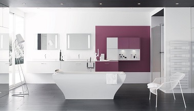 Une couleur aubergine qui réveille la salle de bain design Une salle de bain design comme un salon ! Des meubles originaux et une couleur aubergine qui attire l’œil, voilà le secret de cette salle d’eau. Perene