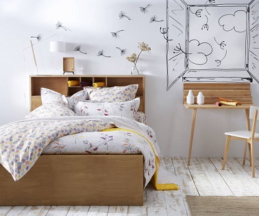 Cette parure de lit à petits motifs printaniers et colorés fait léviter la déco de la chambre à coucher pour des nuits légères à souhait. Un ensemble pas cher de la gamme Linge de lit Tocade chez Essix