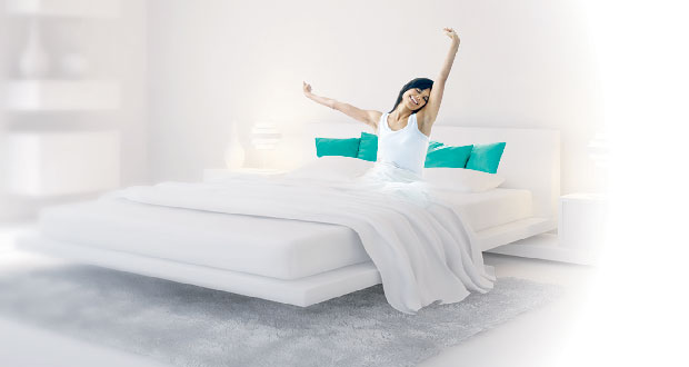 Lorsque la peinture de chambre supprime les nuances sonores et purifie l'air en offrant 50 couleurs pour repeindre la chambre selon son style déco, on n’hésite pas et on saute sur les pinceaux !